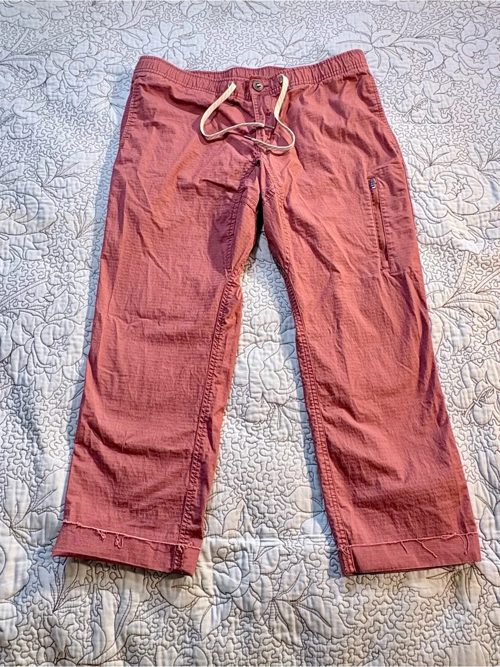 Vuori Ripstop Crop Pants Earthy Red Raw Hem Drawstring Lightweight Sz L🧡 - Picture 8 of 8